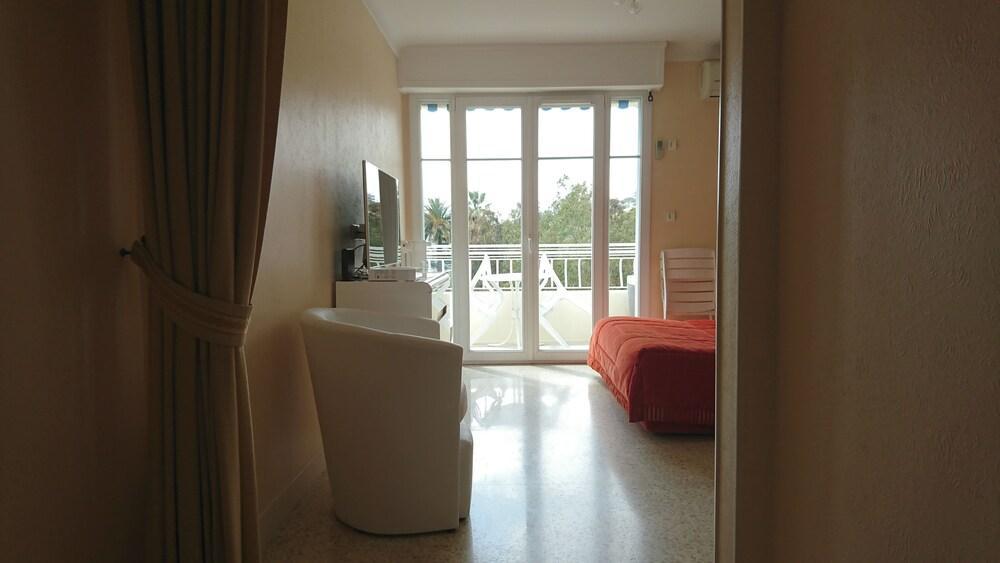Studio 3 Etoiles Vue Mer 150M Plages Parking Clim Wifi Cannes Luaran gambar