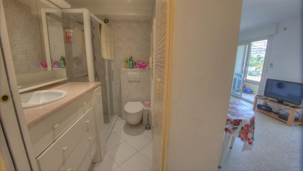Studio 3 Etoiles Vue Mer 150M Plages Parking Clim Wifi Cannes Luaran gambar